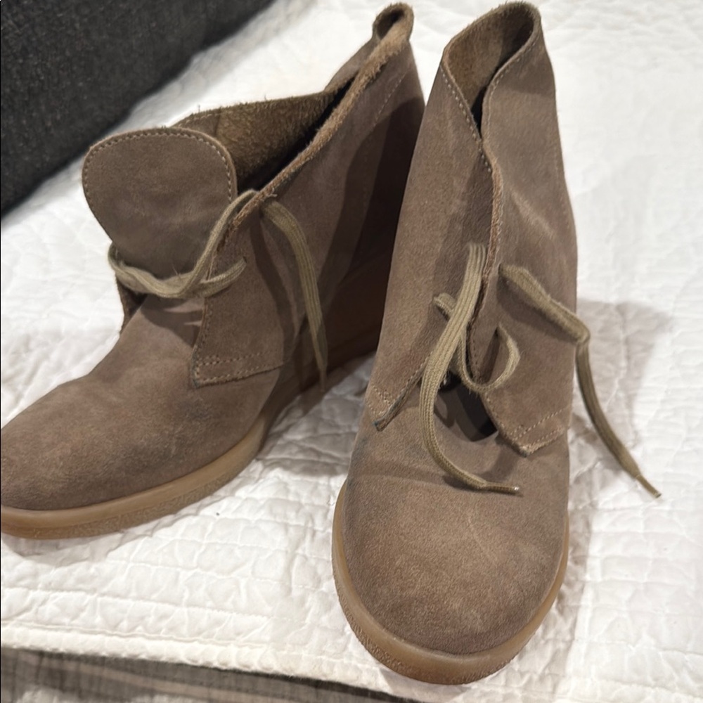 J. Crew Tan Lace Up Boots Suede